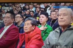 雷速体育app-姚明联手著名演员举办篮球公益赛，传递正能量的简单介绍