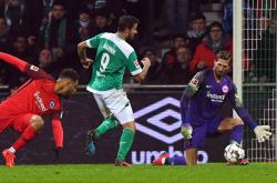 雷速体育官方-包含知足最初的次战，法兰克福继续领跑的词条