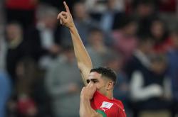 雷速体育-德国完胜塞维利亚，阿什拉夫点燃赛场的简单介绍