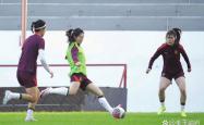 雷速体育官网首页-坚守进攻号召无畏女足队踢赢每一个点球