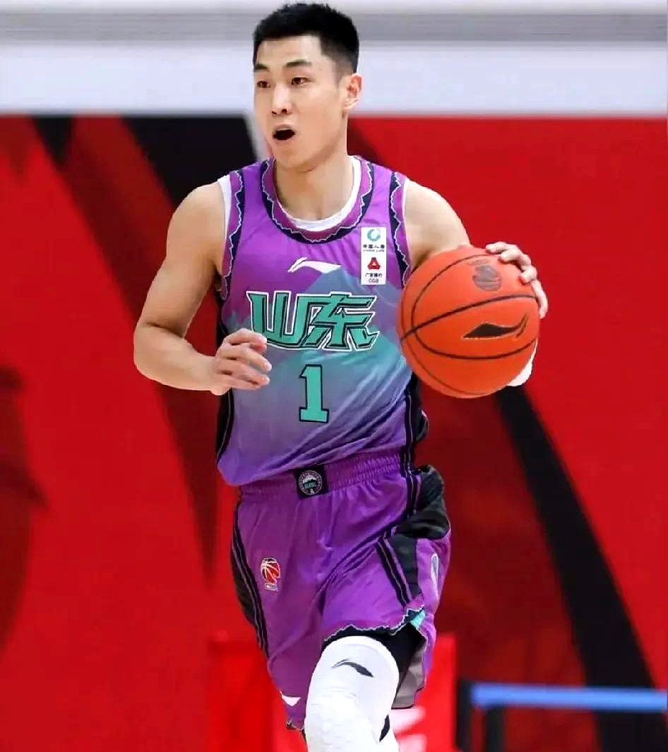 法兰克福门将表现稳定，成为球队定海神针的简单介绍