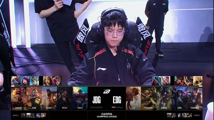 包含100T鏖战EDG，Ming完成史诗逆转激烈交锋四强赛，锁定晋级资格的词条