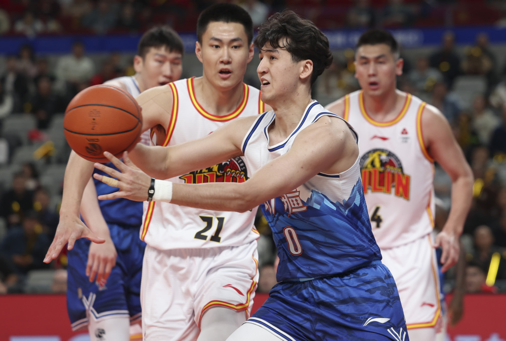 CBA球队出征外赛备战打造黄金时代