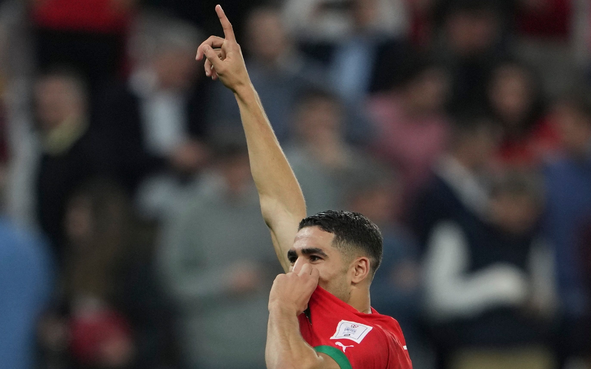 德国完胜塞维利亚,阿什拉夫点燃赛场的简单介绍 德国完胜塞维利亚,阿什拉夫点燃赛场的简单介绍