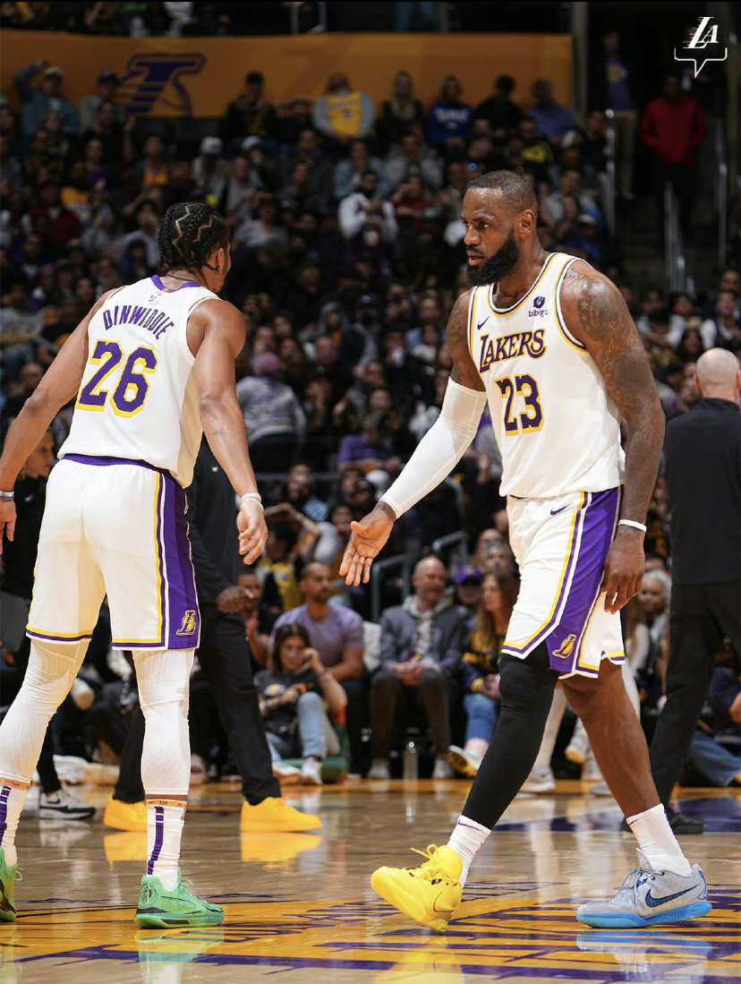 瑞典队碾压英格兰队，奥恰洛夫状态火热