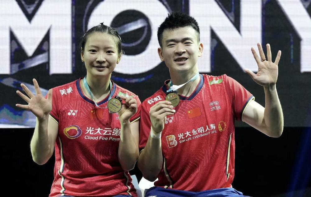 法国队轻取泰国队，郑思维关键制胜